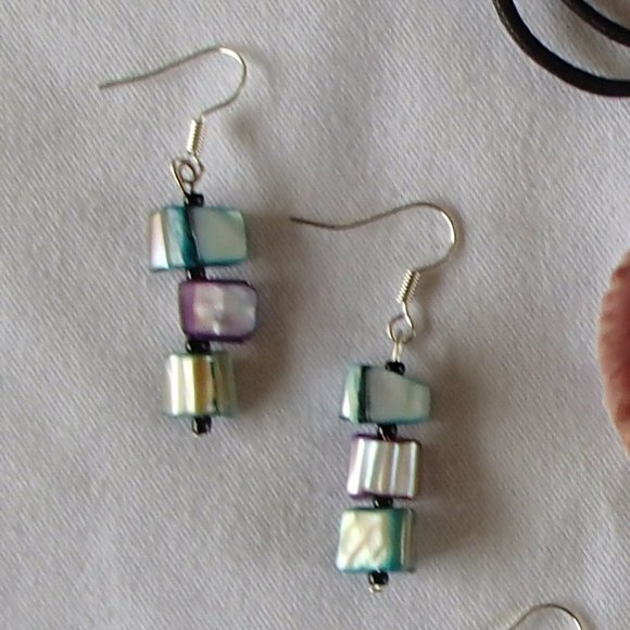 Nautical Scallop Seashell Adjustable Necklace and 4 Pair of Earrings Handcrafted - Picture 5 of 9